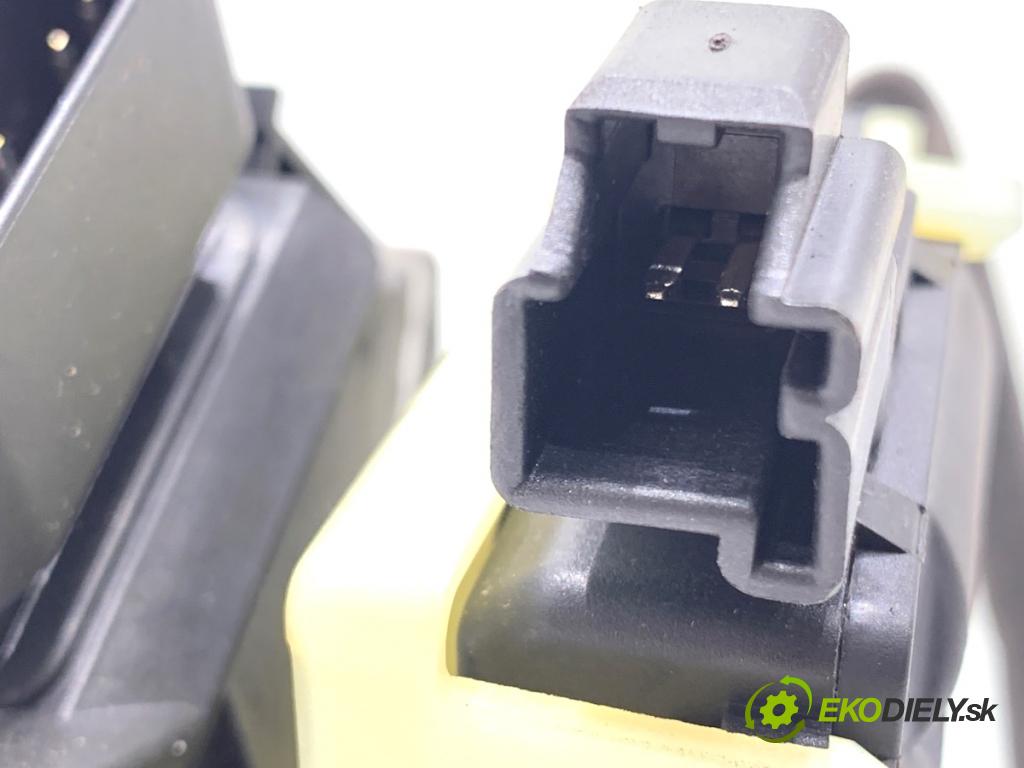 FORD ECOSPORT SUV 2018 103 kW 1.0 EcoBoost 998 zámok dverí zad GN15-A404W17-AA