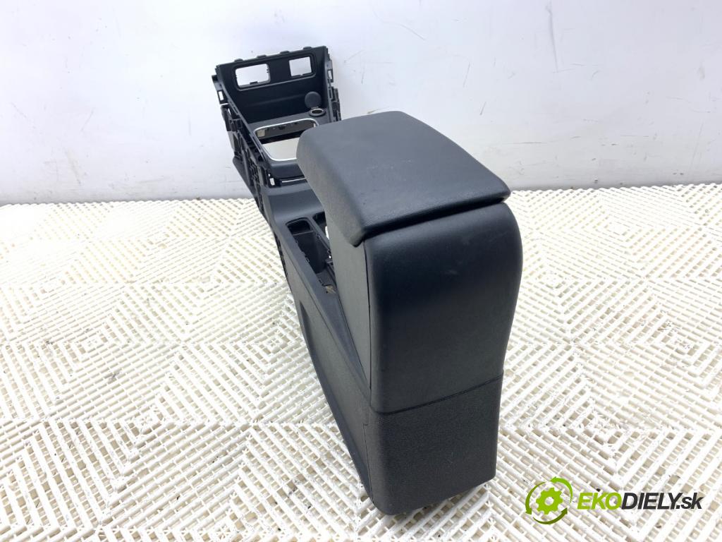 FORD ECOSPORT SUV 2018 103 kW 1.0 EcoBoost 998 loketní opěrka  (Loketní opěrka)