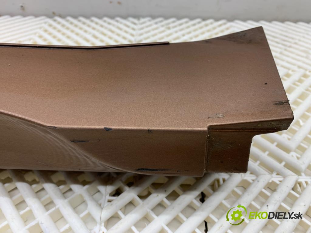 FORD ECOSPORT SUV 2018 103 kW 1.0 EcoBoost 998 Lišta prahová pravy