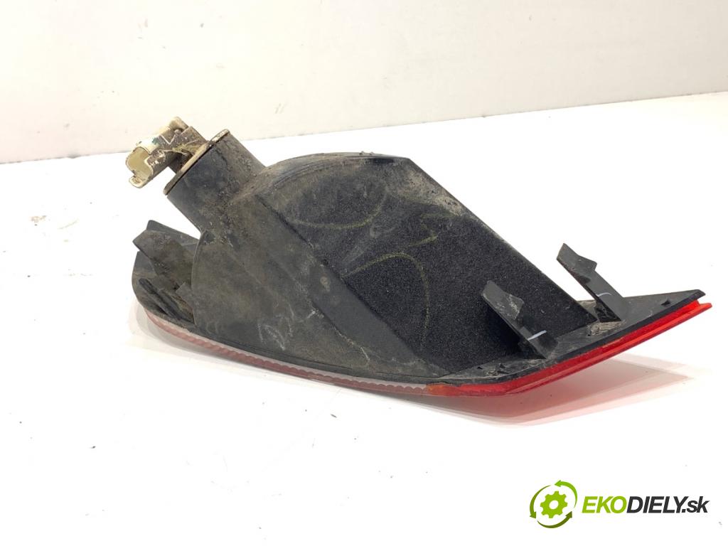 FORD ECOSPORT SUV 2018 103 kW 1.0 EcoBoost 998 světlo nárazníka pravý zadní část CN15-15500-AD