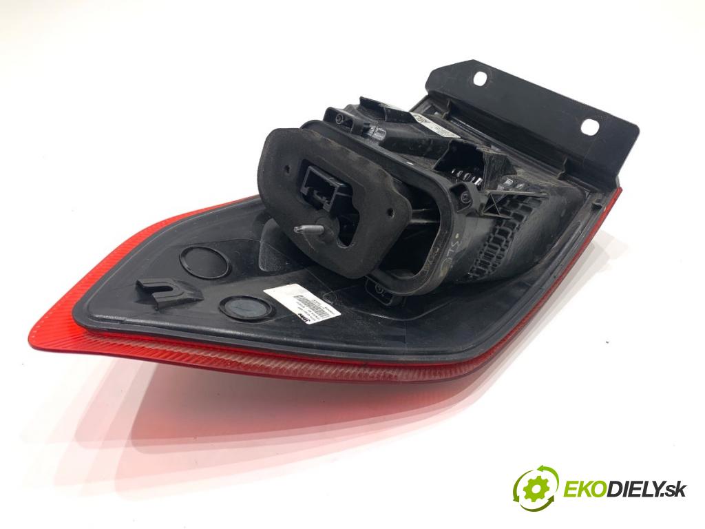 FORD ECOSPORT SUV 2018 103 kW 1.0 EcoBoost 998 Svetlo pravy zad GN1513404DD