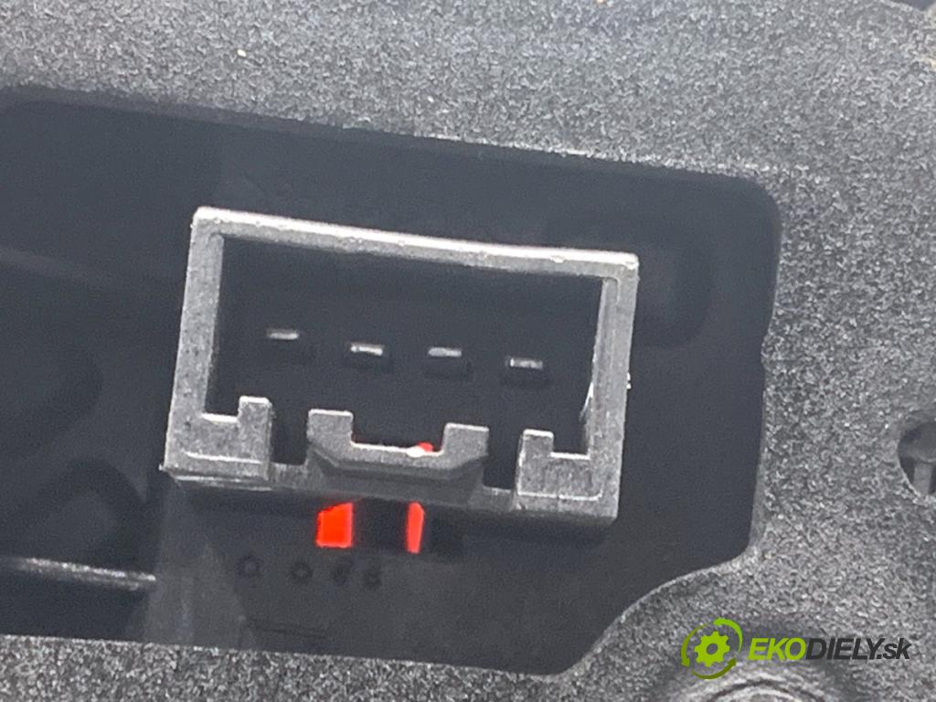 FORD ECOSPORT SUV 2018 103 kW 1.0 EcoBoost 998 Svetlo ľavy zad GN1513405DD