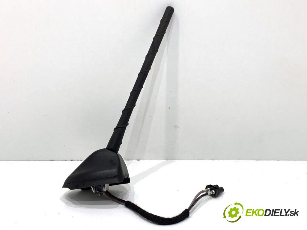 FORD ECOSPORT SUV 2018 103 kW 1.0 EcoBoost 998 ANTENA GN15-19G461-CC