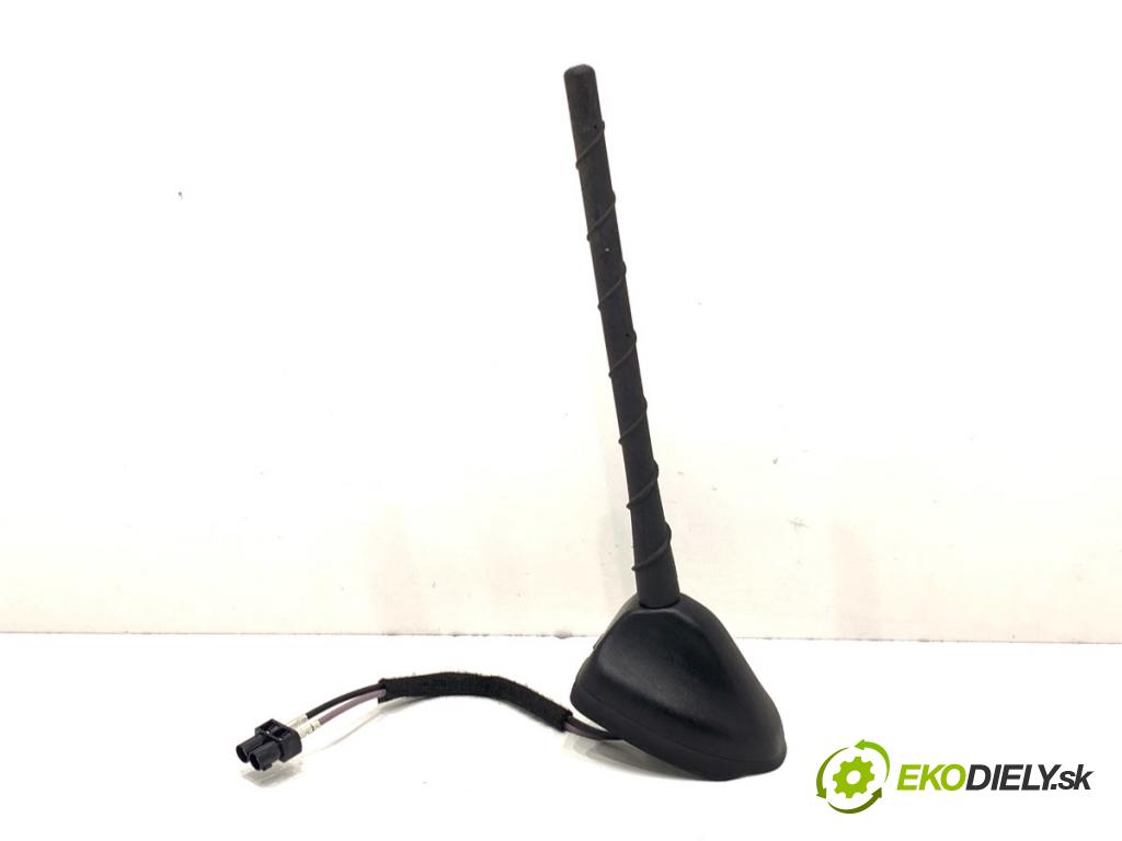 FORD ECOSPORT SUV 2018 103 kW 1.0 EcoBoost 998 ANTENA GN15-19G461-CC