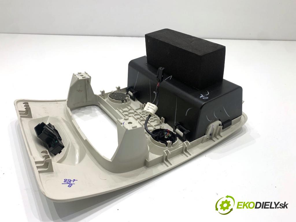 FORD ECOSPORT SUV 2018 103 kW 1.0 EcoBoost 998 Priehradka, kastlík na skla