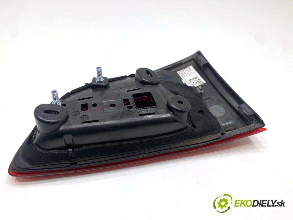 FORD ECOSPORT SUV 2018 103 kW 1.0 EcoBoost 998 Svetlo pravy zad vnútorná GN1513A602DB