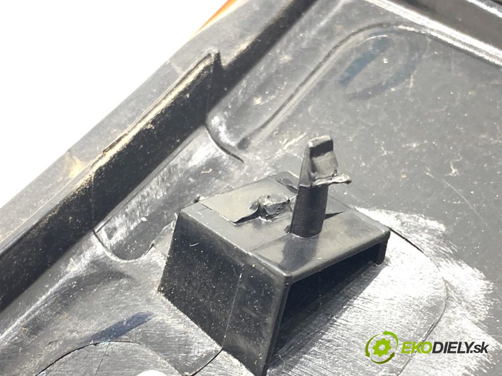 FORD ECOSPORT SUV 2018 103 kW 1.0 EcoBoost 998 Svetlo ľavy zad vnútorná GN1513A603DB