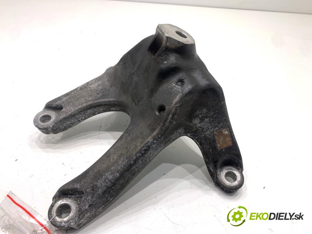 AUDI A6 C8 Kombi 2022 441 kW RS6 Mild Hybrid quattro 3996 držák motora 4M0199307BF