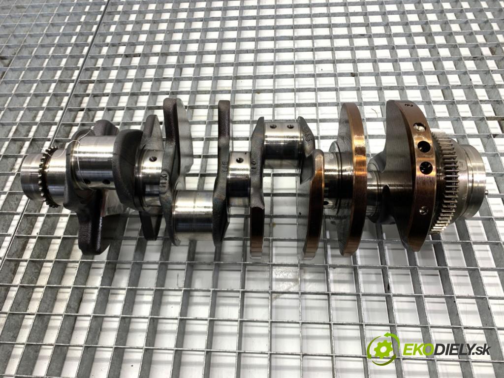 AUDI A6 C8 Kombi 2022 441 kW RS6 Mild Hybrid quattro 3996 Kardaň, hriadeľ KLIKA: 0P2105221H (Blok motora ostatné)