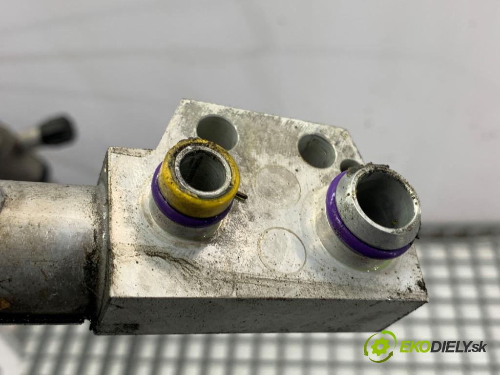 AUDI A4 B8 Kombi 2013 130 kW 2.0 TDI quattro 1968 rúrka klimatizácie 8K1260712K (Rúrka klimatizácie)