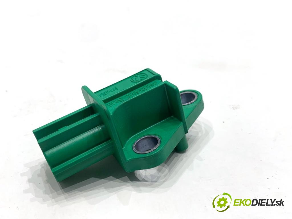 AUDI A4 B8 Kombi 2013 130 kW 2.0 TDI quattro 1968 Snímač nárazu 1K0909606C (Snímač nárazu)