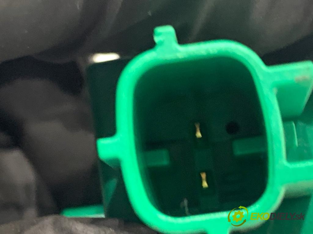 AUDI A4 B8 Kombi 2013 130 kW 2.0 TDI quattro 1968 Snímač nárazu 1K0909606C (Snímač nárazu)