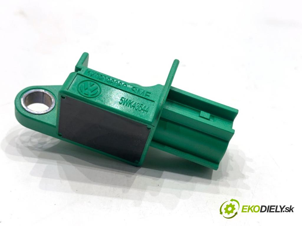 AUDI A4 B8 Kombi 2013 130 kW 2.0 TDI quattro 1968 Snímač nárazu 1K0909606C (Snímač nárazu)