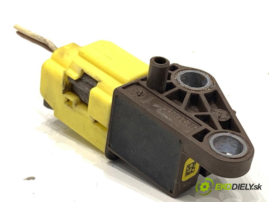 AUDI A4 B8 Kombi 2013 130 kW 2.0 TDI quattro 1968 snímač nárazu 8K0959651 (Snímač nárazu)