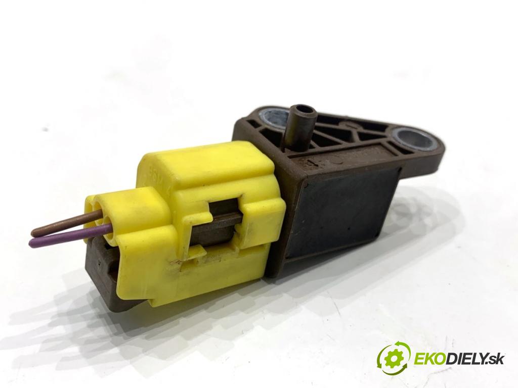 AUDI A4 B8 Kombi 2013 130 kW 2.0 TDI quattro 1968 Snímač nárazu 8K0959651 (Snímač nárazu)