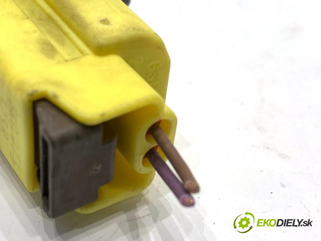 AUDI A4 B8 Kombi 2013 130 kW 2.0 TDI quattro 1968 Snímač nárazu 8K0959651 (Snímač nárazu)