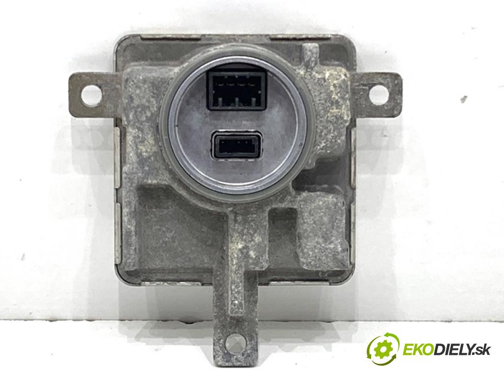 AUDI A4 B8 Kombi 2013 130 kW 2.0 TDI quattro 1968 Menič XENON 8K0941597E (Riadiaca jednotka xenónu)