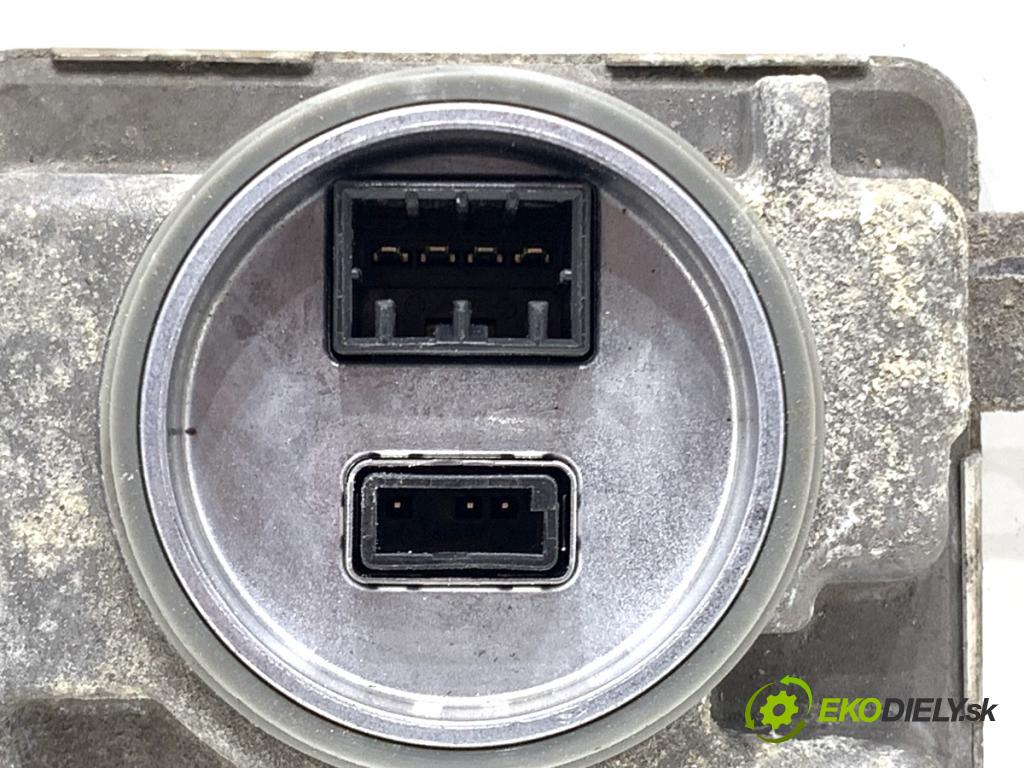 AUDI A4 B8 Kombi 2013 130 kW 2.0 TDI quattro 1968 Menič XENON 8K0941597E (Riadiaca jednotka xenónu)