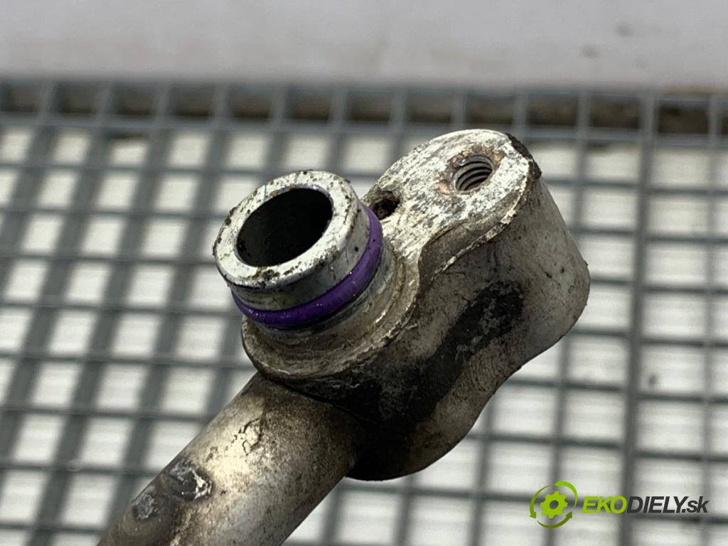 AUDI A4 B8 Kombi 2013 130 kW 2.0 TDI quattro 1968 rúrka klimatizace 8T0260701C (Trubka klimatizace)