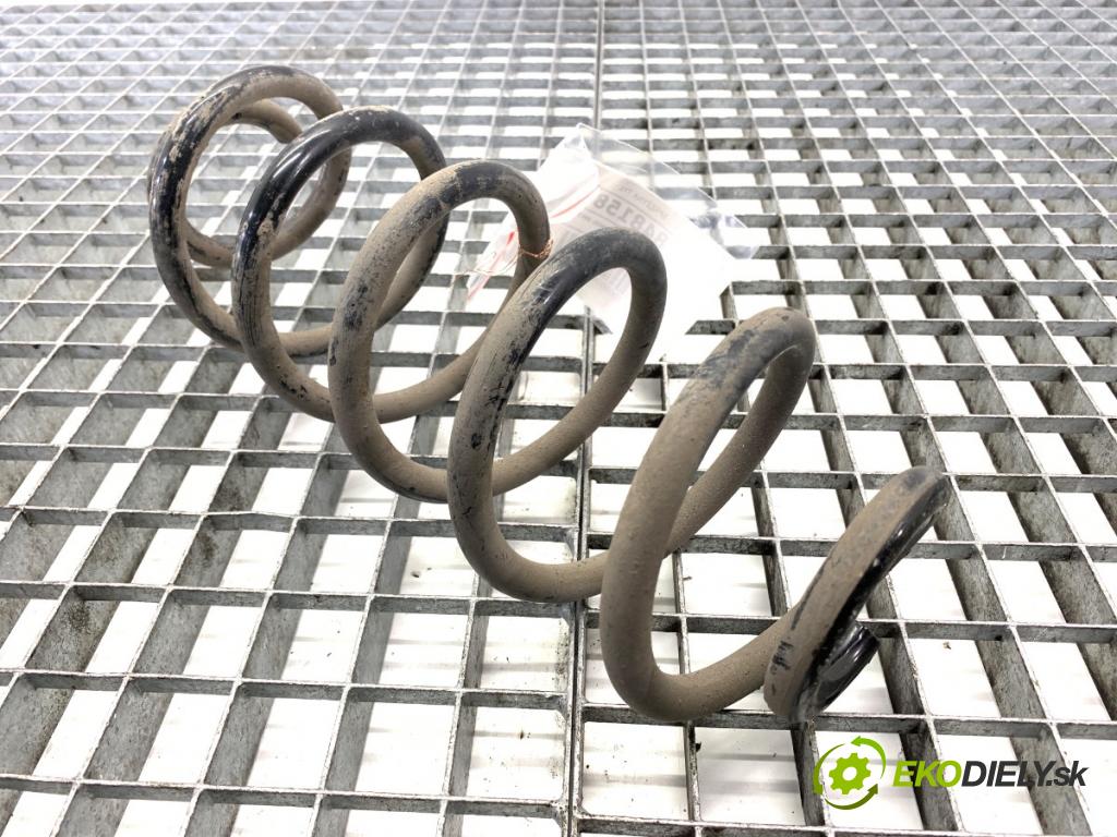 AUDI A4 B8 Kombi 2013 130 kW 2.0 TDI quattro 1968 pružina zadní část  (Klika dveří ostatní)