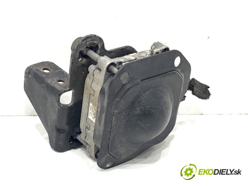 AUDI A4 B8 Kombi 2013 130 kW 2.0 TDI quattro 1968 RADAR: DISTRONIC 8K0907561B