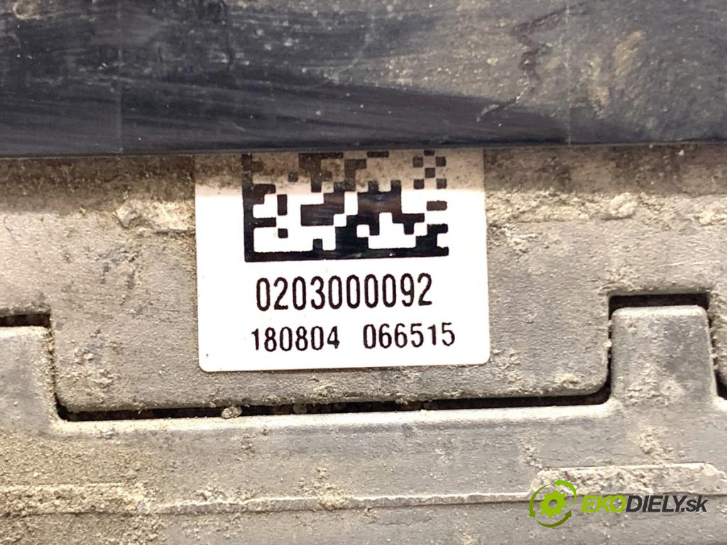 AUDI A4 B8 Kombi 2013 130 kW 2.0 TDI quattro 1968 RADAR: DISTRONIC 8K0907561B