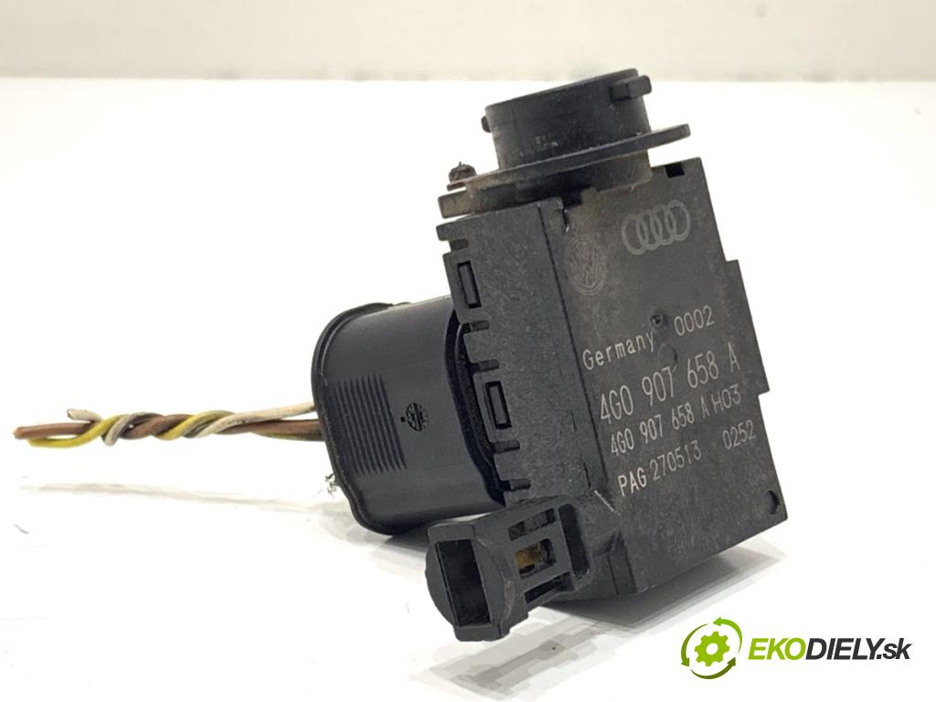 AUDI A4 B8 Kombi 2013 130 kW 2.0 TDI quattro 1968 snímač KVALITNÍ: vzduchu 8K0907658