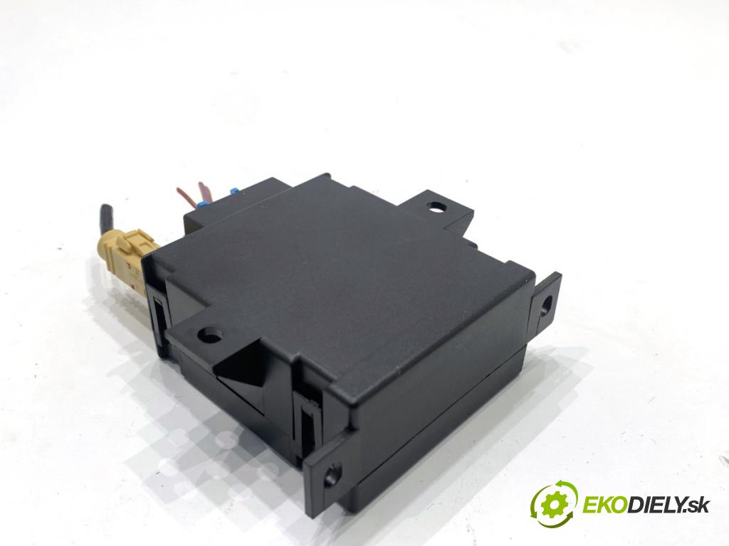 AUDI A4 B8 Kombi 2013 130 kW 2.0 TDI quattro 1968 Modul Webasto 8K0963271