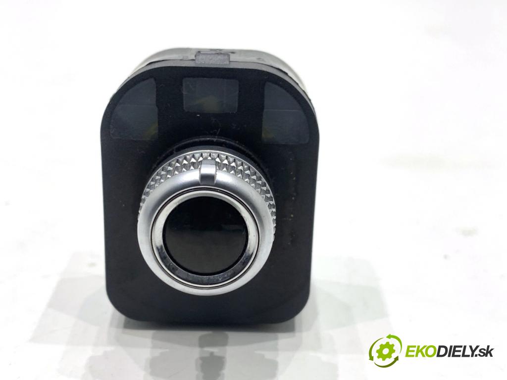 AUDI A4 B8 Kombi 2013 130 kW 2.0 TDI quattro 1968 Prepínač nastavenia spätných zrkadiel 8K0959565F (Prepínacie páčky pod volantom)