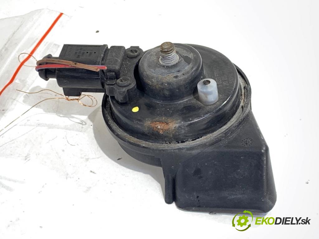 AUDI A4 B8 Kombi 2013 130 kW 2.0 TDI quattro 1968 klaksón 8T0951223