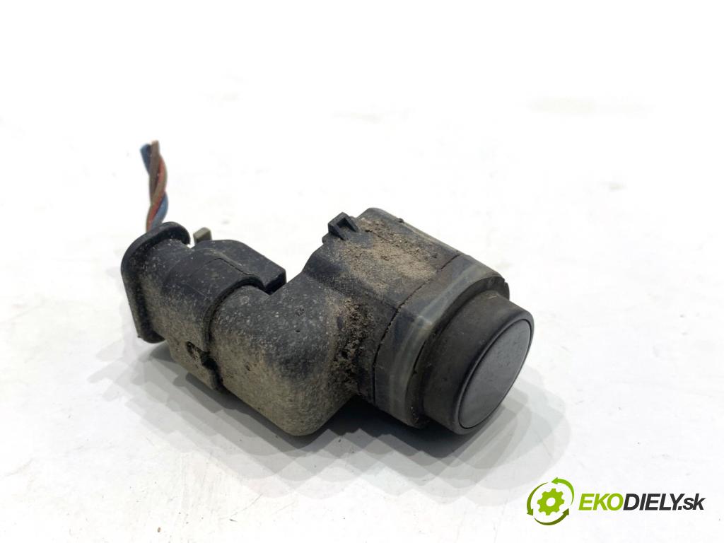 AUDI A4 B8 Kombi 2013 130 kW 2.0 TDI quattro 1968 snímač PDC 1S0919275