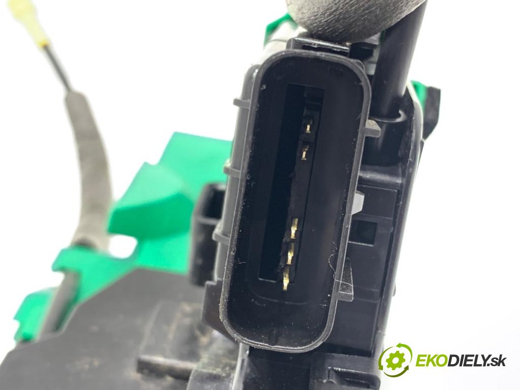 HYUNDAI i30  2024 71 kW 1.5 DPI   (1498 ccm / 71 kW / 97 KM) 1498 zámok dveře pravý přední část 81320-G3020