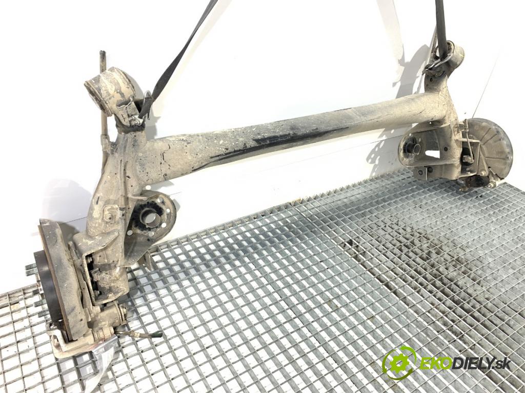 HYUNDAI i30  2024 71 kW 1.5 DPI   (1498 ccm / 71 kW / 97 KM) 1498 Výstuha zad