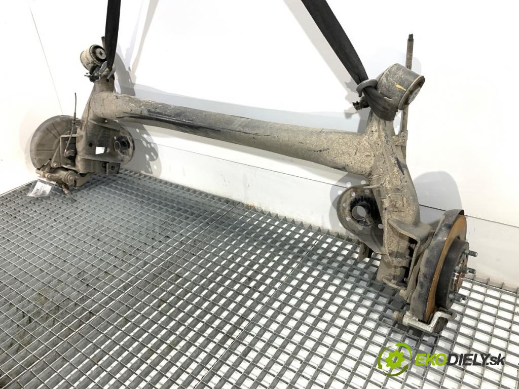 HYUNDAI i30  2024 71 kW 1.5 DPI   (1498 ccm / 71 kW / 97 KM) 1498 Výstuha zad