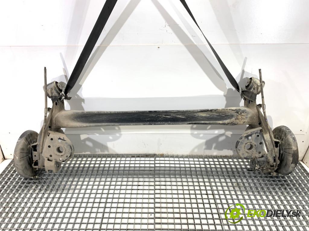 HYUNDAI i30  2024 71 kW 1.5 DPI   (1498 ccm / 71 kW / 97 KM) 1498 Výstuha zad