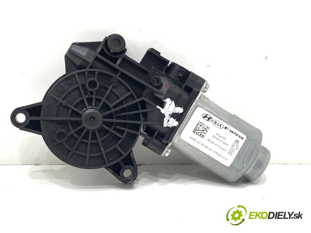 HYUNDAI i30  2024 71 kW 1.5 DPI   (1498 ccm / 71 kW / 97 KM) 1498 motor sťahovaní okna pravý přední část 82460-G3000