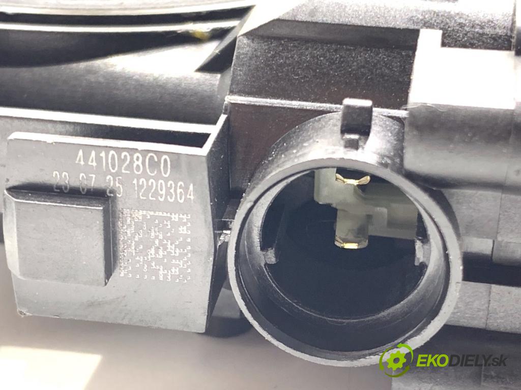 HYUNDAI i30  2024 71 kW 1.5 DPI   (1498 ccm / 71 kW / 97 KM) 1498 motor sťahovaní okna pravý přední část 82460-G3000