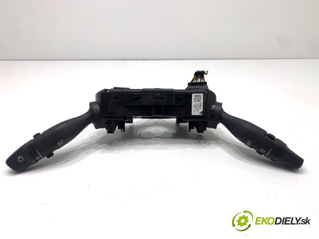 HYUNDAI i30  2024 71 kW 1.5 DPI   (1498 ccm / 71 kW / 97 KM) 1498 přepínač kombinovaný  (Páčky pod volantem)