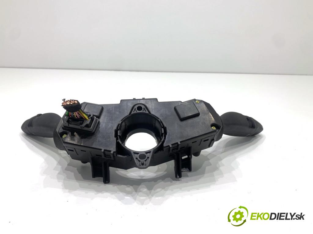 HYUNDAI i30  2024 71 kW 1.5 DPI   (1498 ccm / 71 kW / 97 KM) 1498 přepínač kombinovaný  (Páčky pod volantem)