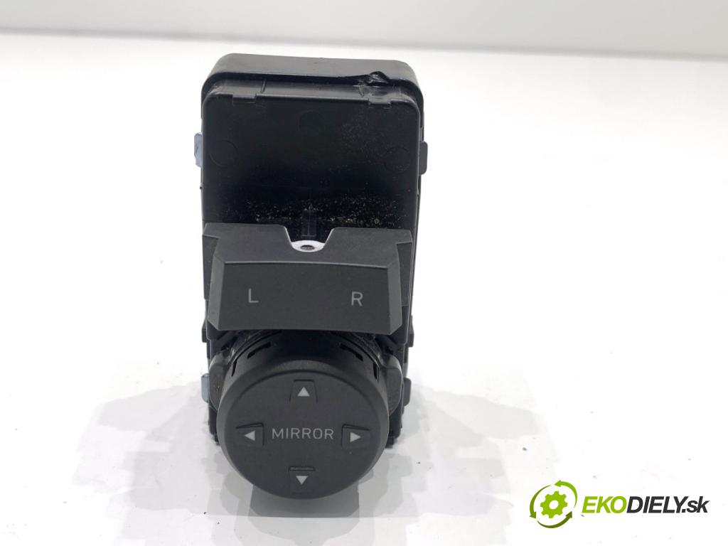 HYUNDAI i30  2024 71 kW 1.5 DPI   (1498 ccm / 71 kW / 97 KM) 1498 Prepínač nastavenia spätných zrkadiel 93530G3000 (Prepínacie páčky pod volantom)