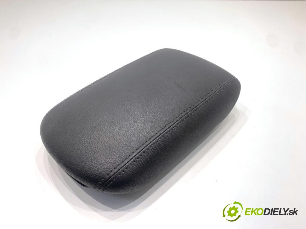 HYUNDAI i30  2024 71 kW 1.5 DPI   (1498 ccm / 71 kW / 97 KM) 1498 loketní opěrka  (Loketní opěrka)