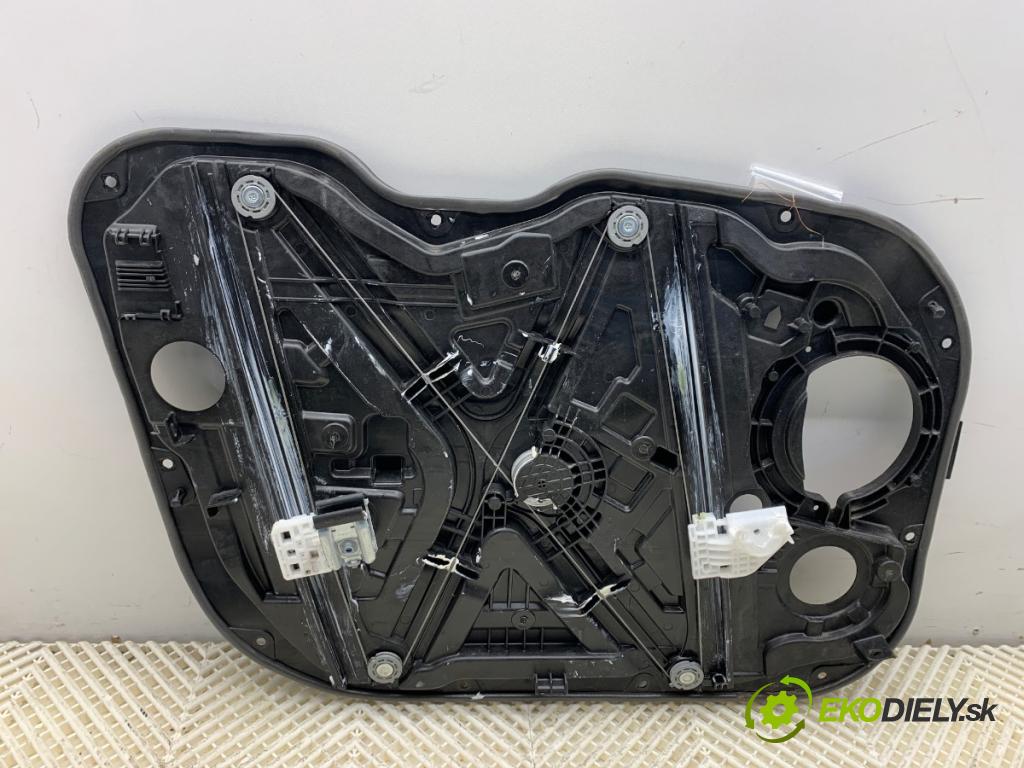 HYUNDAI i30  2024 71 kW 1.5 DPI   (1498 ccm / 71 kW / 97 KM) 1498 mechanismus okna pravý přední část