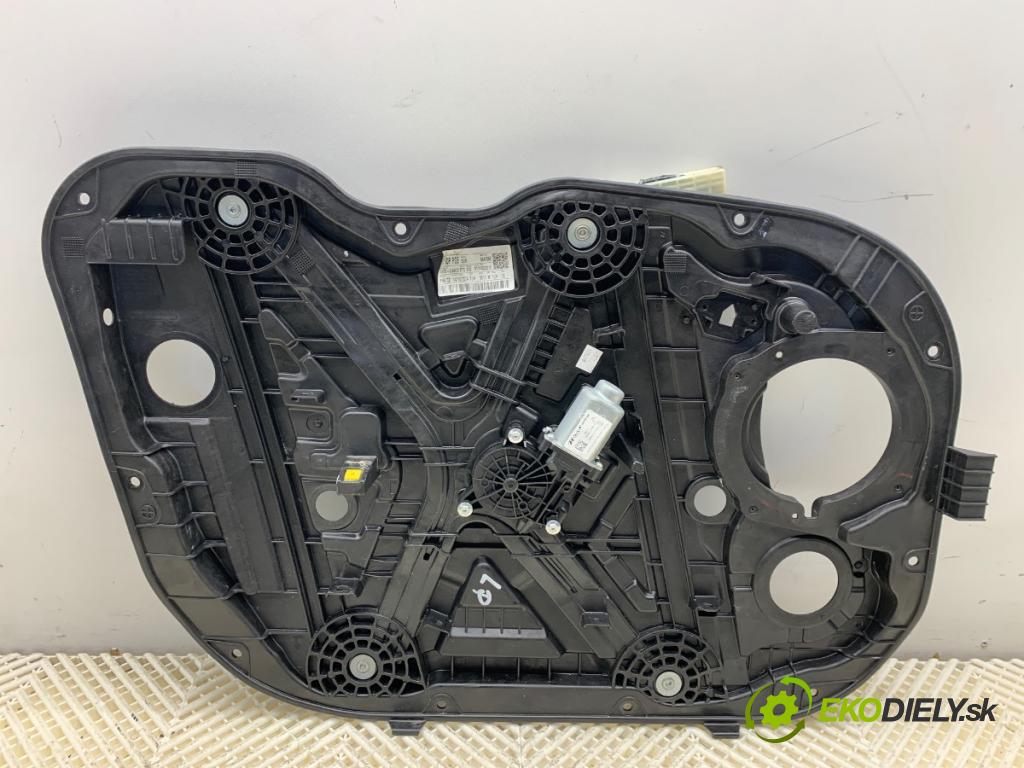 HYUNDAI i30  2024 71 kW 1.5 DPI   (1498 ccm / 71 kW / 97 KM) 1498 mechanismus okna levý přední část 