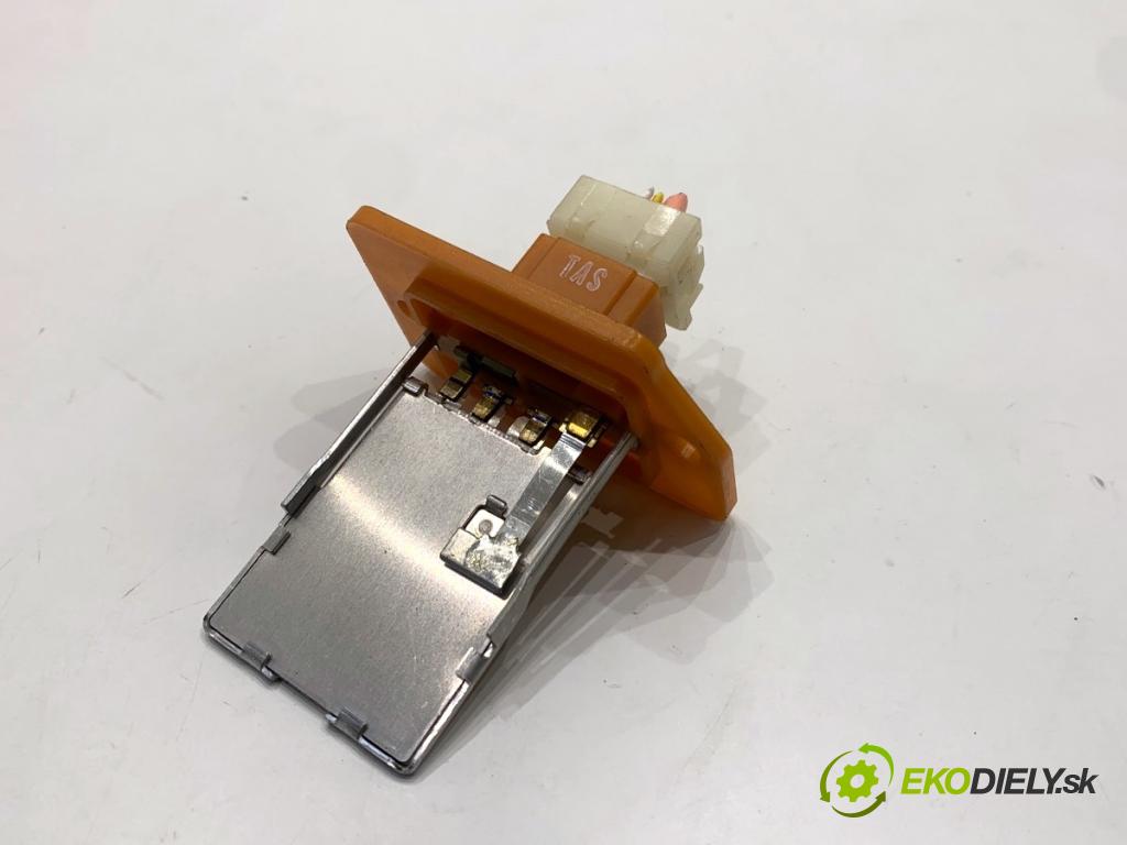 HYUNDAI i30  2024 71 kW 1.5 DPI   (1498 ccm / 71 kW / 97 KM) 1498 odpor rezistor topení vzduchu  (Odpor topení)