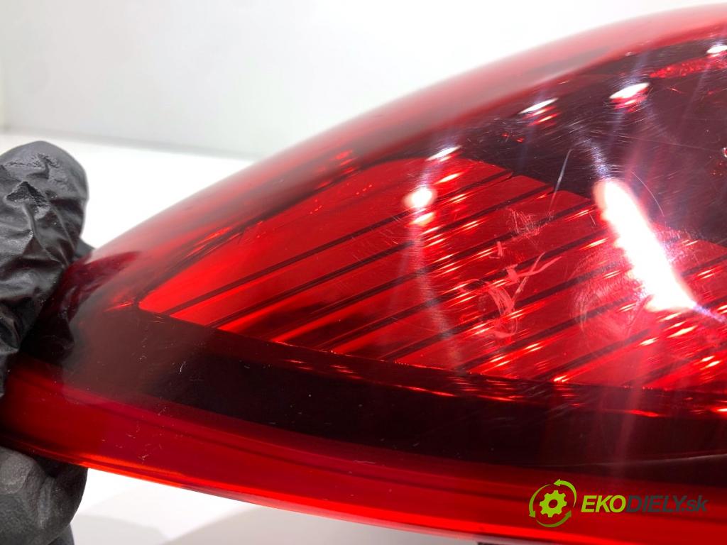 HYUNDAI i30  2024 71 kW 1.5 DPI   (1498 ccm / 71 kW / 97 KM) 1498 Svetlo ľavy zad 92401G4500