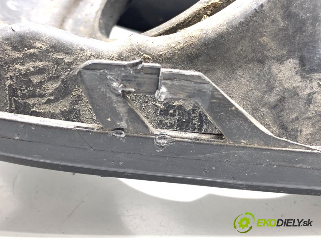 HYUNDAI i30  2024 71 kW 1.5 DPI   (1498 ccm / 71 kW / 97 KM) 1498 mří nárazníka levý přední část