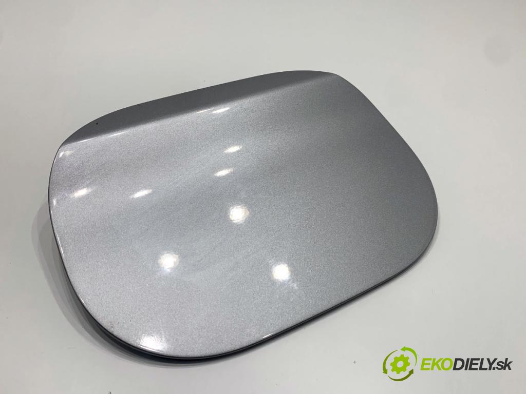 HYUNDAI i30  2024 71 kW 1.5 DPI   (1498 ccm / 71 kW / 97 KM) 1498 Dvierka nádrže paliva 69511-G4050 (Kľučka dverí ostatné)