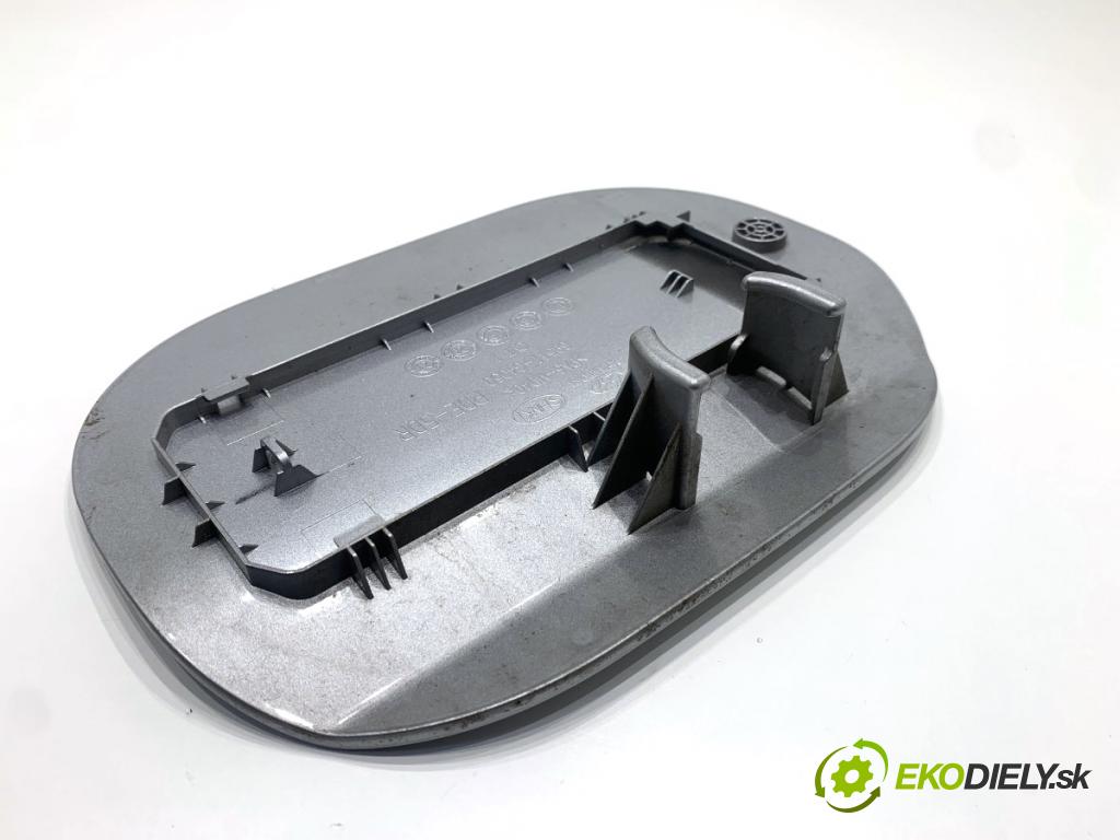 HYUNDAI i30  2024 71 kW 1.5 DPI   (1498 ccm / 71 kW / 97 KM) 1498 dvířka nádrže paliva 69511-G4050 (Klika dveří ostatní)