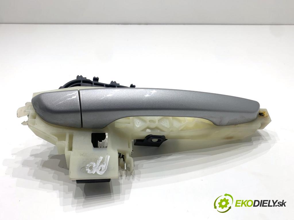 HYUNDAI i30  2024 71 kW 1.5 DPI   (1498 ccm / 71 kW / 97 KM) 1498 klika vnejší pravý přední část 