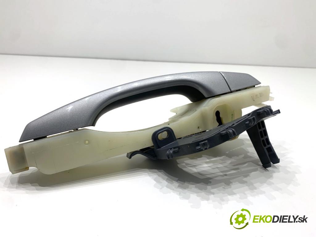 HYUNDAI i30  2024 71 kW 1.5 DPI   (1498 ccm / 71 kW / 97 KM) 1498 klika vnejší pravý přední část